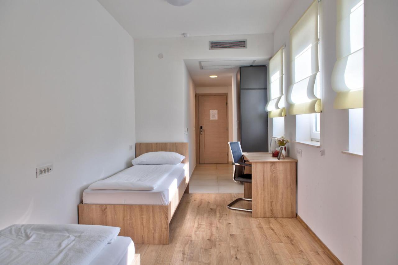 Hotel Dompes Mostar Buitenkant foto